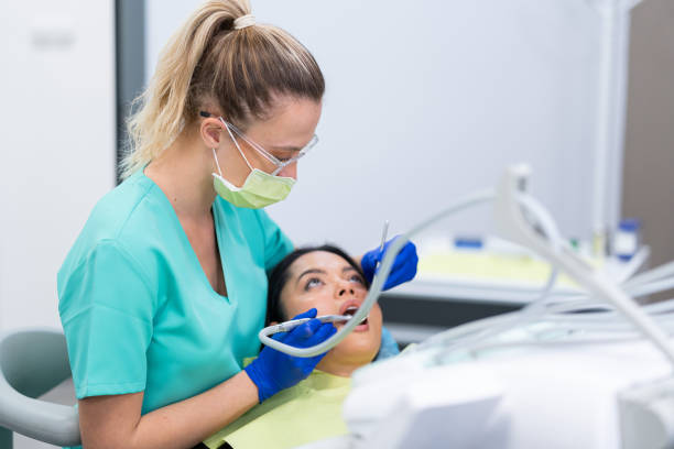 Best Weekend Emergency Dentist in Belleair Bluffs, FL